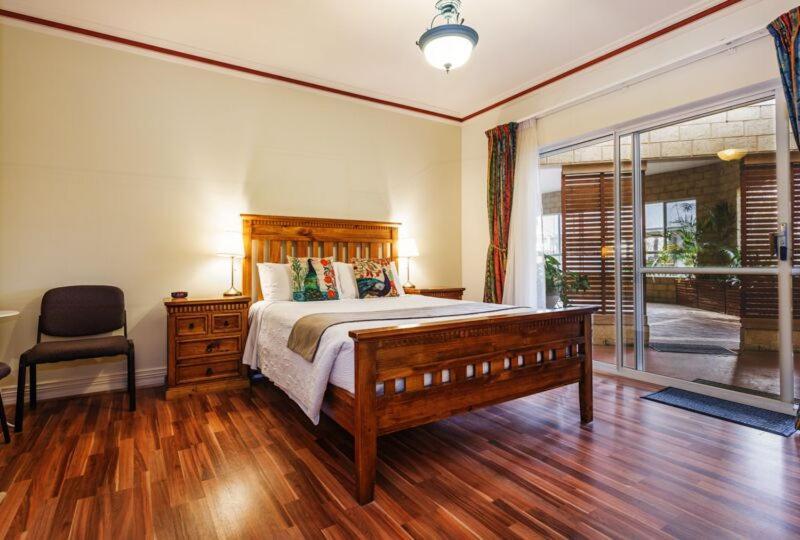 Inn The Tuarts Guest Lodge Busselton Accommodation - Adults Only Dış mekan fotoğraf